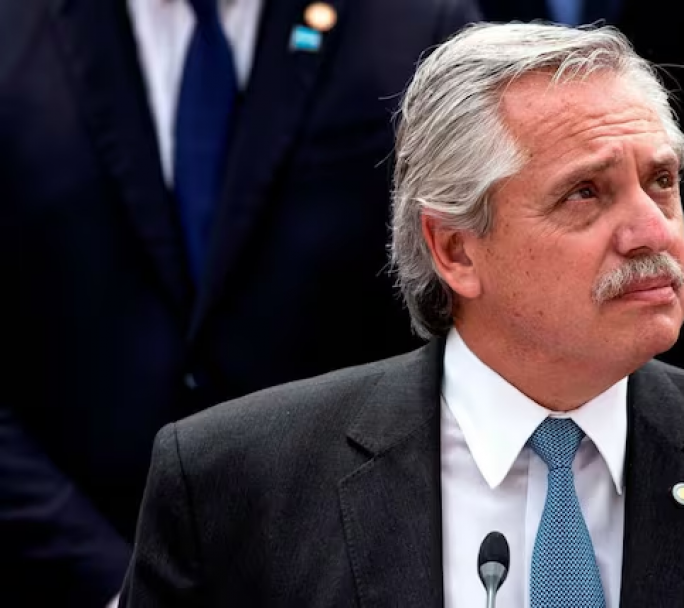 Alberto Fernandez , utilizo un posteo del escritor estadounidense Don Winslov
